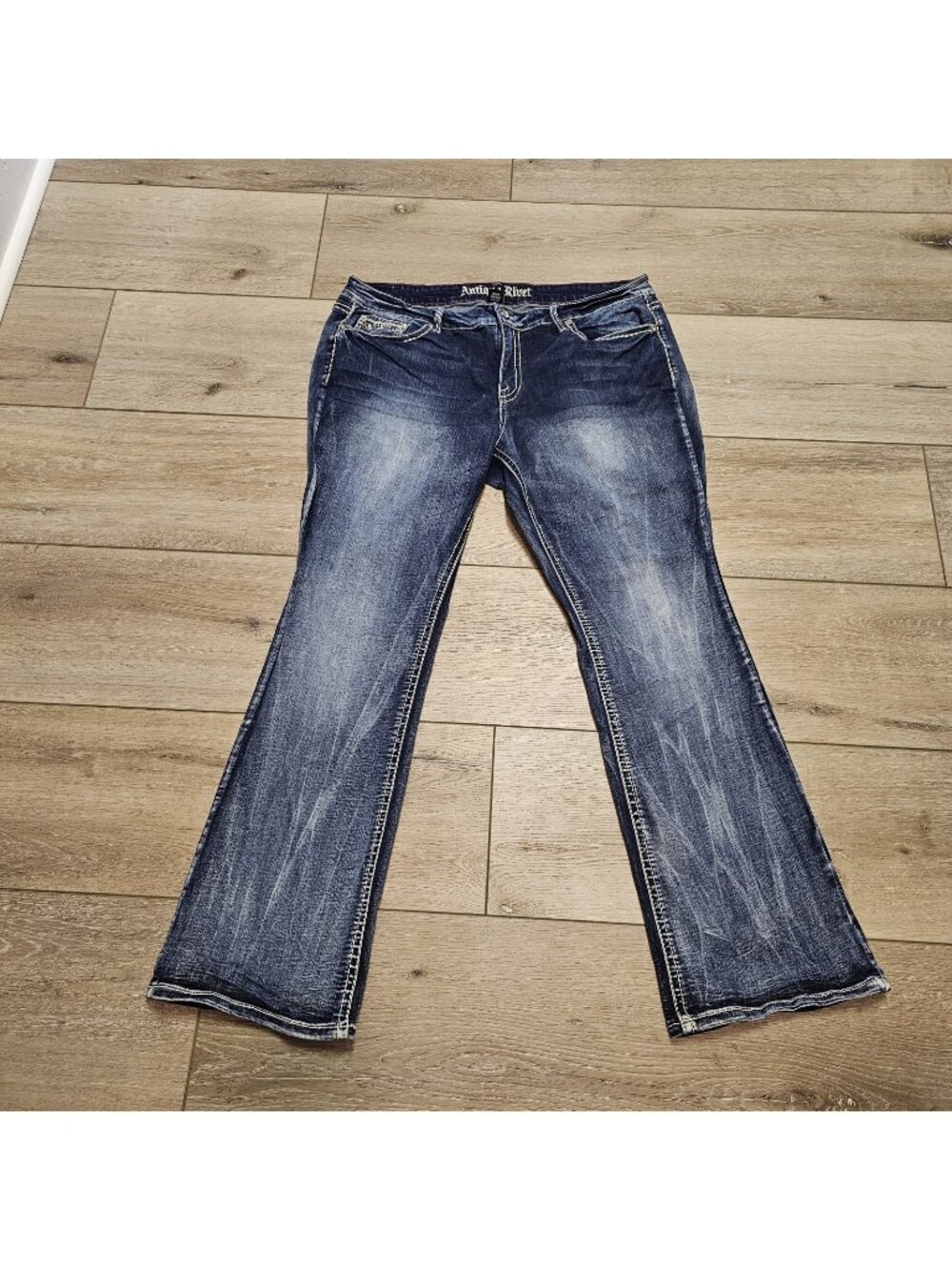 Antique Rivet Womens Size 18W Blue Denim Stretch Embroidered Bootcut Jeans